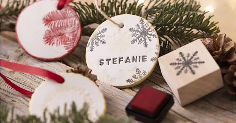 Kerstdecoratie van klei