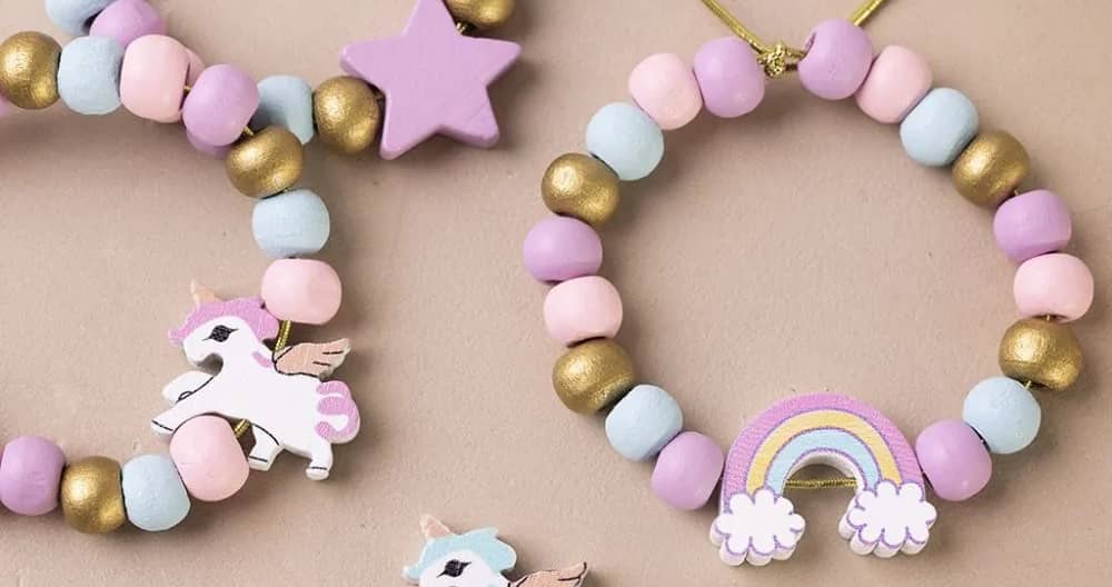 Zelf Eenhoorn Armbandjes Maken - Knutselen met Houten Kralen en Bedels