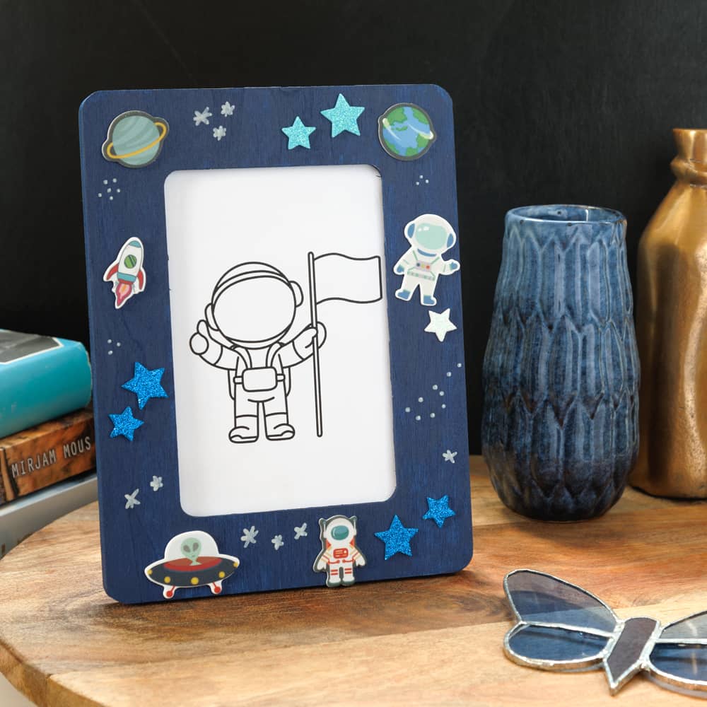 Fotolijst versierd met Acrylverf Navy Blue en EVA Foam Stickers