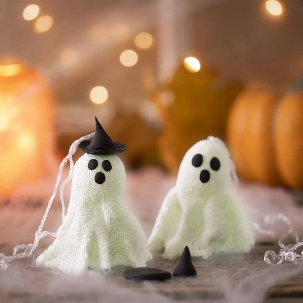 Voorbeeld Glow in the Dark Spookjes van Foam Clay