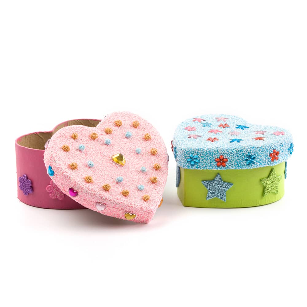 Hart Doosjes versierd met Foam Clay en Plus Color Acrylverf