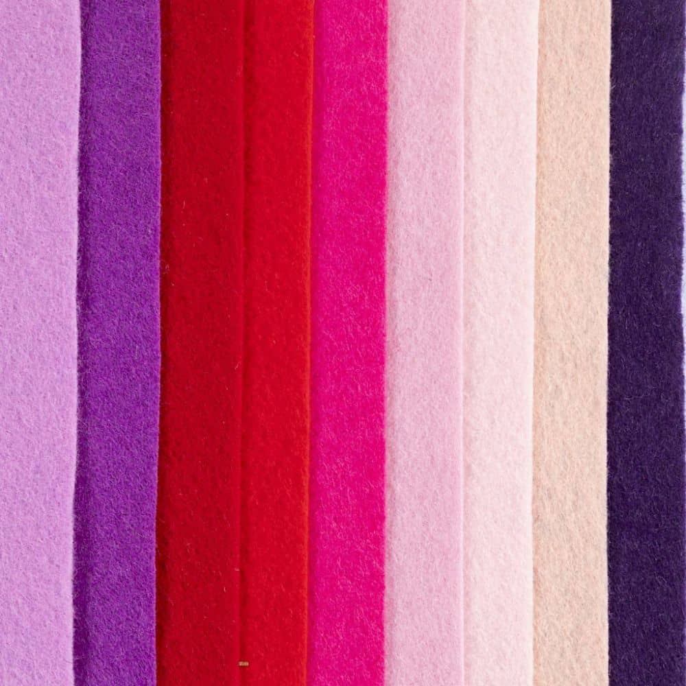 Hobbyvilt in de kleuren rood, paars en roze