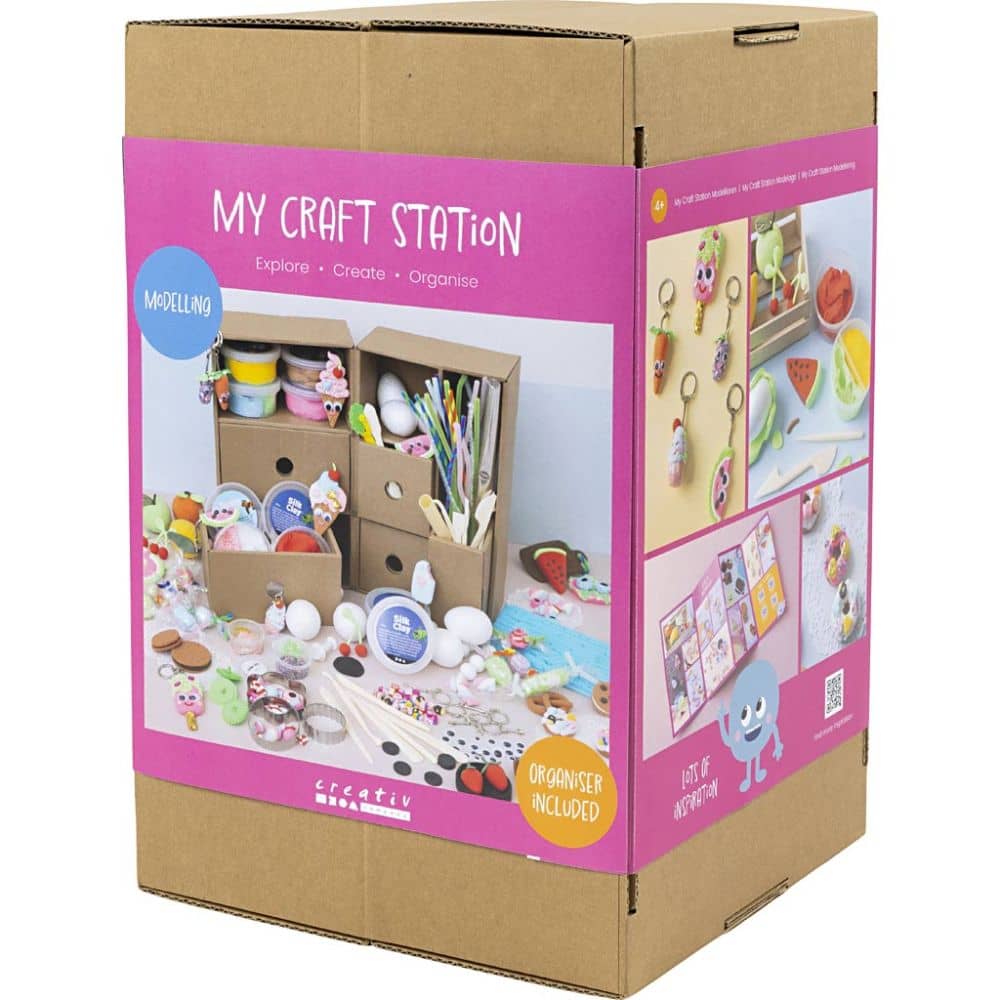 Knutselstation met o.a. Foam Clay, Silk Clay, Uitstekers en boetseergereedschap