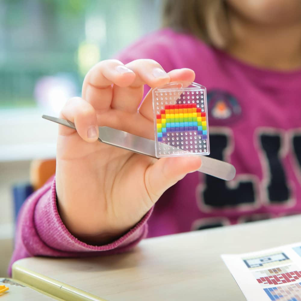 Pixelhobby sleutelhanger met pixels in regenboog 
