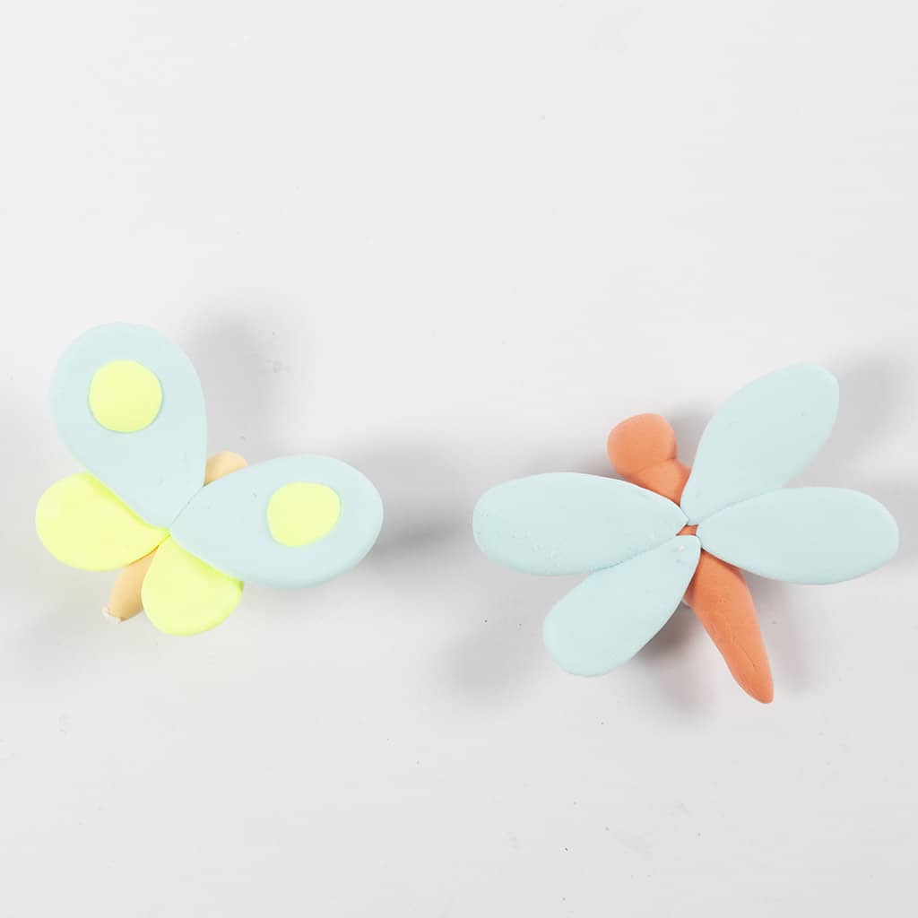 Libelle en vlinder gemaakt van Silk Clay