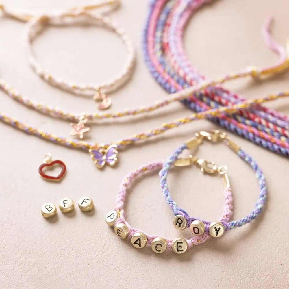Zelf sieraden maken - vriendschapsarmbandjes