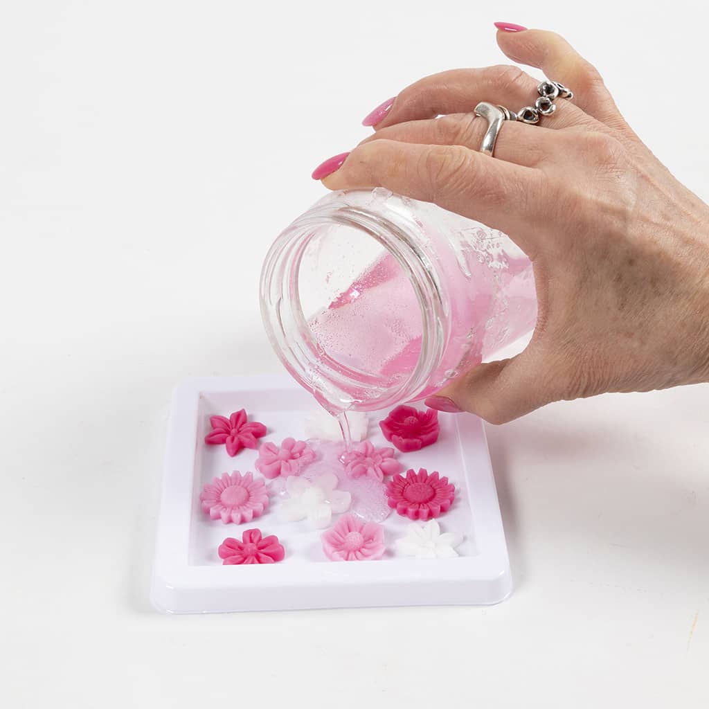 Knutselpakket Zeepjes maken met roze bloemen